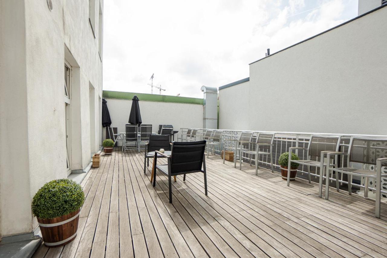 Spacious Apartment With Huge Shared Terrace And Grill Located Between City Centre And Donau River Відень Екстер'єр фото